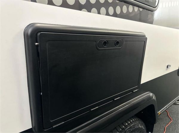 2025 On The Move Caravans Infinity 6.3F Caravan image