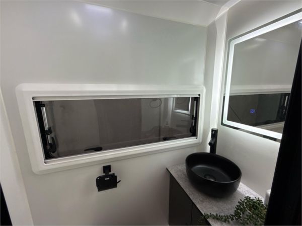 2025 On The Move Caravans Storm 7.2 Caravan image