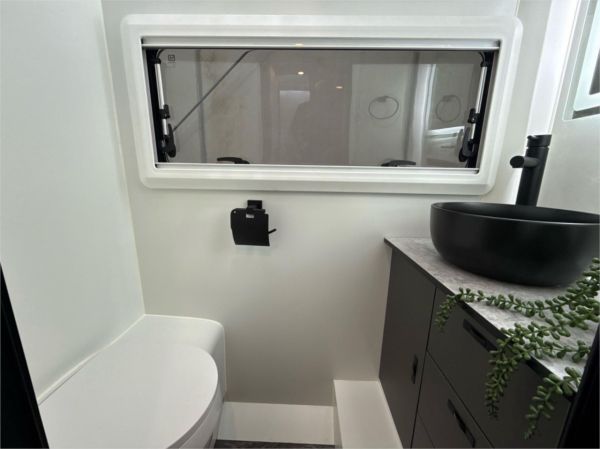 2025 On The Move Caravans Storm 7.2 Caravan image