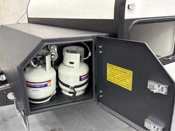 2025 On The Move Caravans Storm 7.2 Caravan image