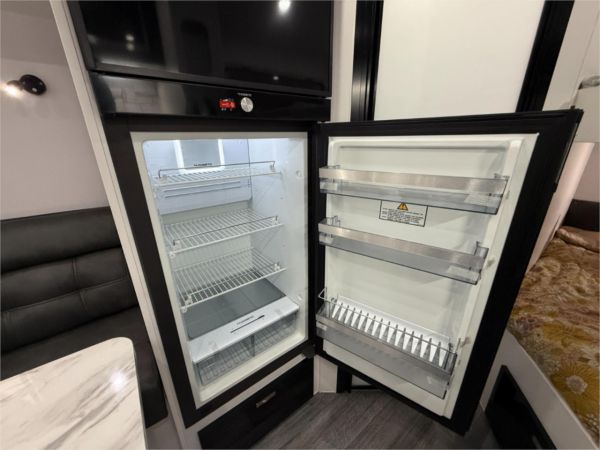 2025 On The Move Caravans Traxx Tourer 20'6 Wide Bunks Caravan image