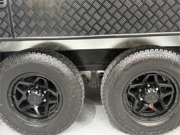 2025 On The Move Caravans Traxx Tourer 20'6 Wide Bunks Caravan image