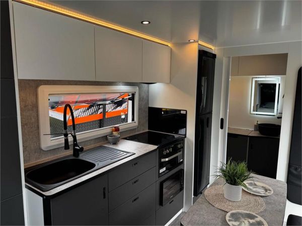 2025 On The Move Caravans Storm 5.5 Caravan image