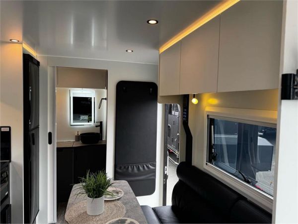 2025 On The Move Caravans Storm 5.5 Caravan image