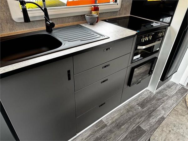 2025 On The Move Caravans Storm 5.5 Caravan image