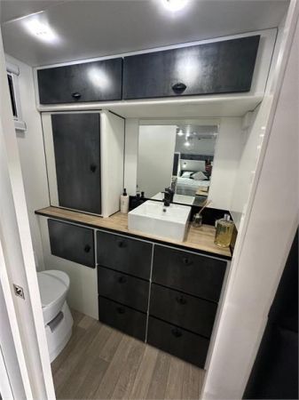 2025 Van Cruiser Caravans Fury Rd HTO 16'10 Caravan image