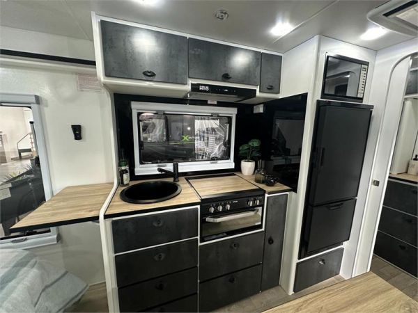 2025 Van Cruiser Caravans Fury Rd HTO 16'10 Caravan image