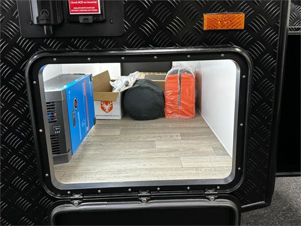 2025 Van Cruiser Caravans X Rogue 17'10 Caravan image