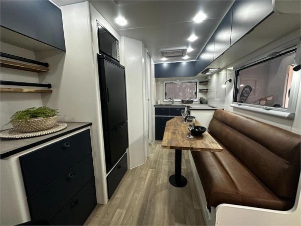 2025 Van Cruiser Caravans X Rogue 17'10 Caravan image