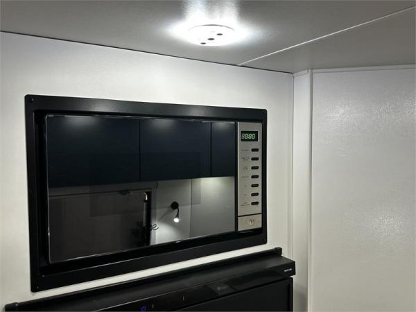 2025 Van Cruiser Caravans X Rogue 17'10 Caravan image