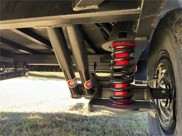 2025 On The Move Caravans Traxx Off-Road 17' Centre Door Caravan image