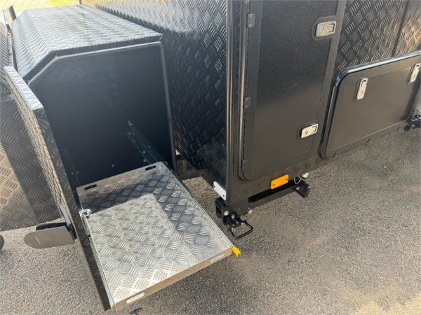 2025 On The Move Caravans Traxx Off-Road 17' Centre Door Caravan image