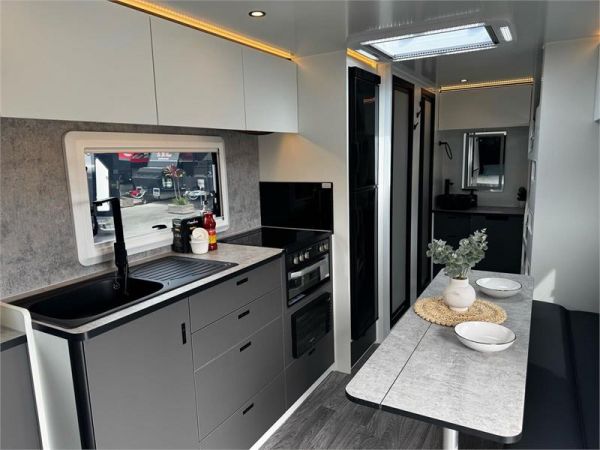 2025 On The Move Caravans Infinity 6.3F Caravan image