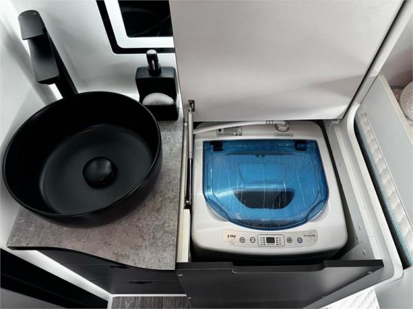 2025 On The Move Caravans Infinity 6.3F Caravan image