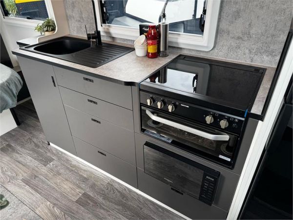 2025 On The Move Caravans Infinity 6.3F Caravan image