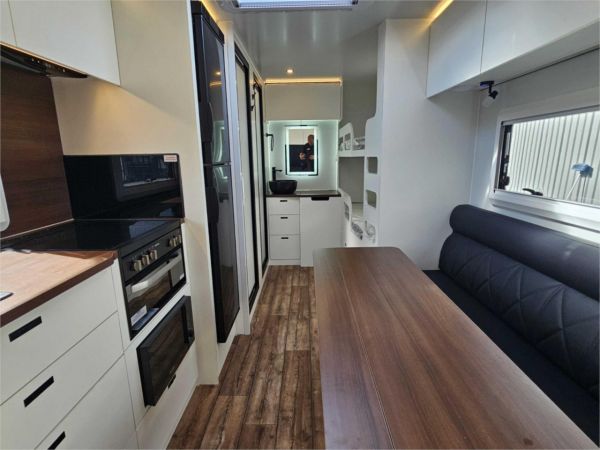 2025 On The Move Caravans Infinity 6.3F Caravan image