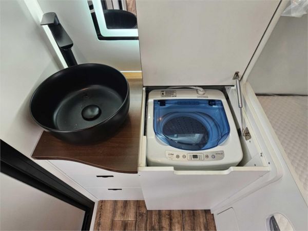 2025 On The Move Caravans Infinity 6.3F Caravan image