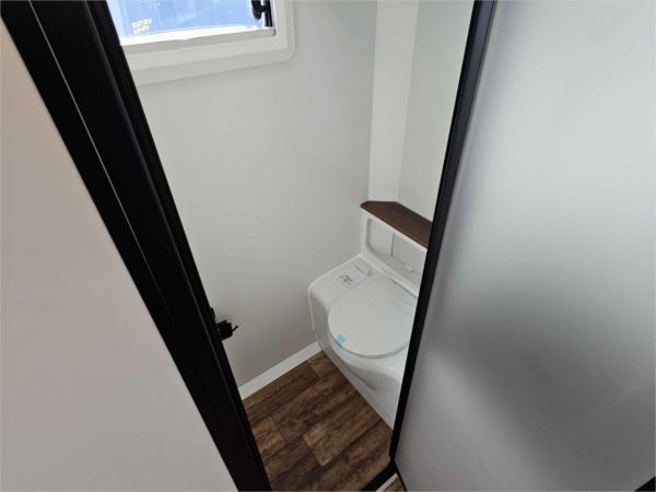 2025 On The Move Caravans Infinity 6.3F Caravan image