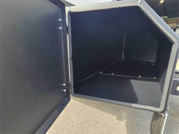 2025 On The Move Caravans Infinity 6.3F Caravan image