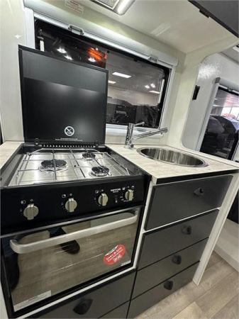 2025 Van Cruiser Caravans X MACHINE HTO Caravan image