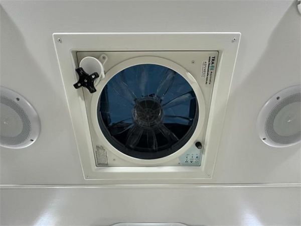 2025 Van Cruiser Caravans X MACHINE HTO Caravan image