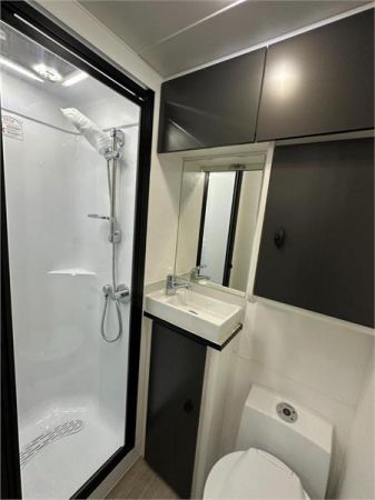 2025 Van Cruiser Caravans X MACHINE HTO Caravan image