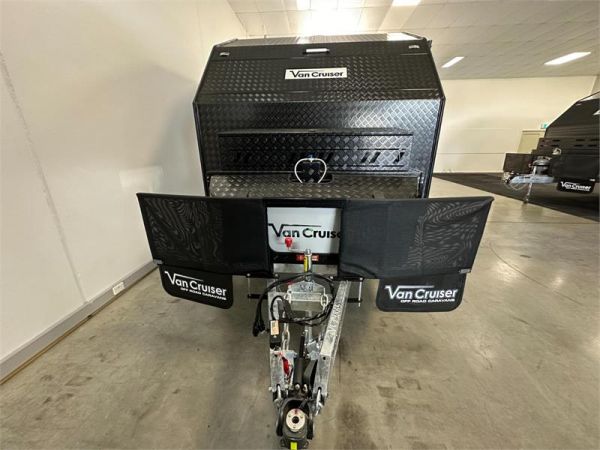 2025 Van Cruiser Caravans X MACHINE HTO Caravan image