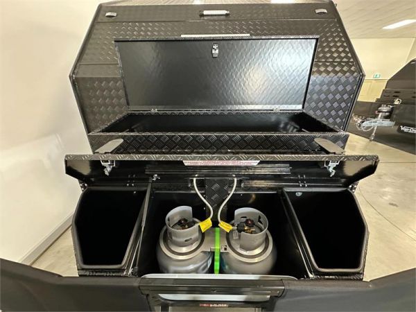 2025 Van Cruiser Caravans X MACHINE HTO Caravan image