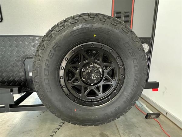 2025 Van Cruiser Caravans X MACHINE HTO Caravan image