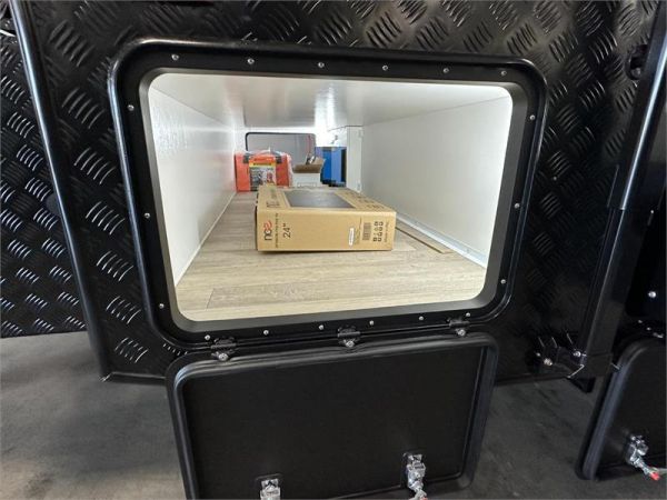 2025 Van Cruiser Caravans X MACHINE HTO Caravan image