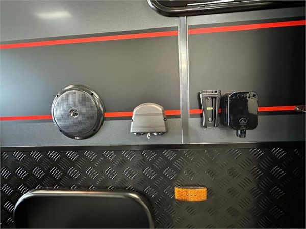 2025 Van Cruiser Caravans X MACHINE HTO Caravan image