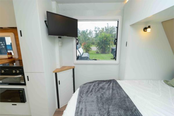 2025 On The Move Caravans Infinity 6.3 Caravan image