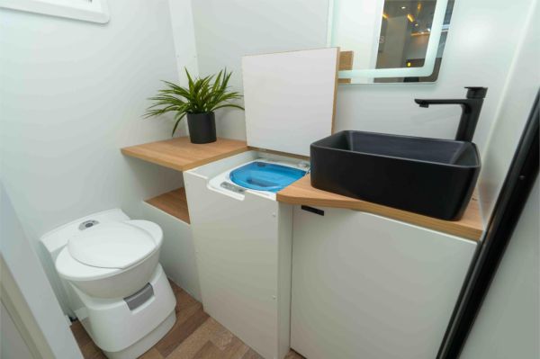 2025 On The Move Caravans Infinity 6.3 Caravan image