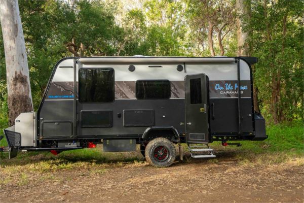 2025 On The Move Caravans Adventure 5.5 Caravan image