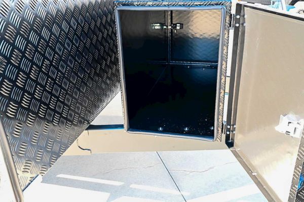 2025 Design RV Stryker Caravan image