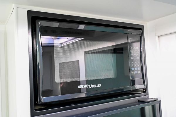 2025 Design RV Stryker Caravan image