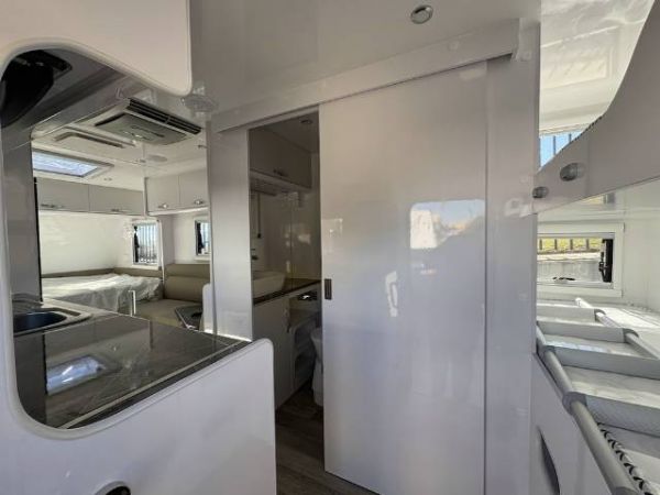 2025 Snowy River Srt18F 2 Bunk Caravan SRT-18F image