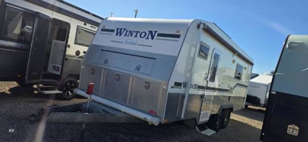 2011 Sunland Winton OFF ROAD CARAVAN SINGLE BEDS image