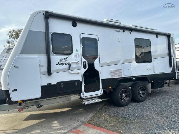 2020 Jayco Silverline Outback 21.65-3 Ob image