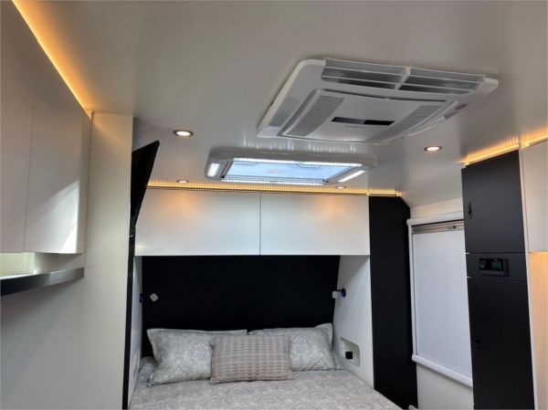 2025 On The Move Caravans Adventure 5.5 Caravan image