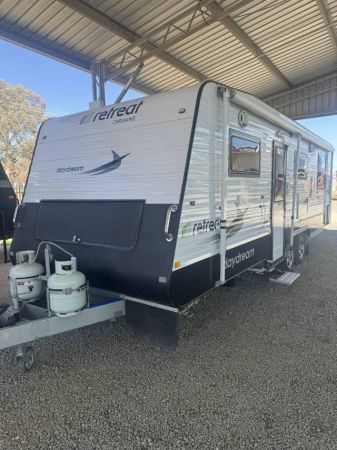 2012 Retreat Daydream Caravan image