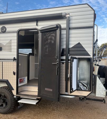 2018 Masterpiece Optimum Extreme Offroad Off Road Caravan image