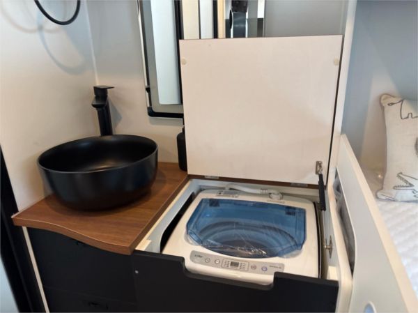 2025 On The Move Caravans Infinity 6.9F Caravan image