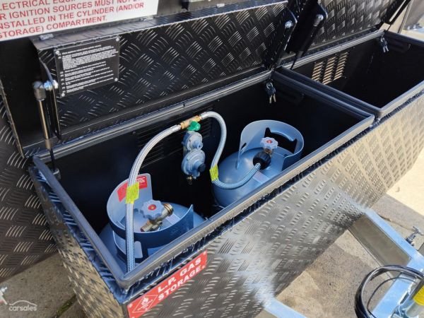 2025 New Age Caravans Manta Ray MR18ER Couples Van MY25 PRICE REDUCED! image