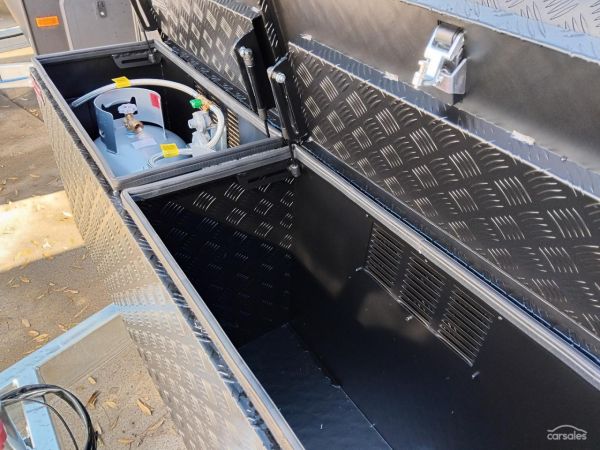 2025 New Age Caravans Manta Ray MR18ER Couples Van MY25 PRICE REDUCED! image