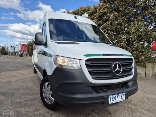 2021 Kea Nomad Mercedes-Benz M700 3 Berth image