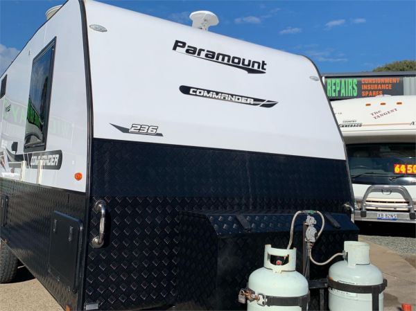 2021 PARAMOUNT Commander 22'8 Caravan image