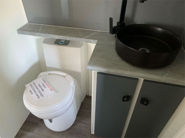 2021 PARAMOUNT Commander 22'8 Caravan image