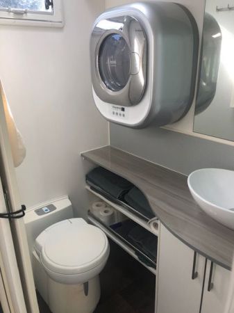 2014 New Age Manta Ray Mr19E Caravan image