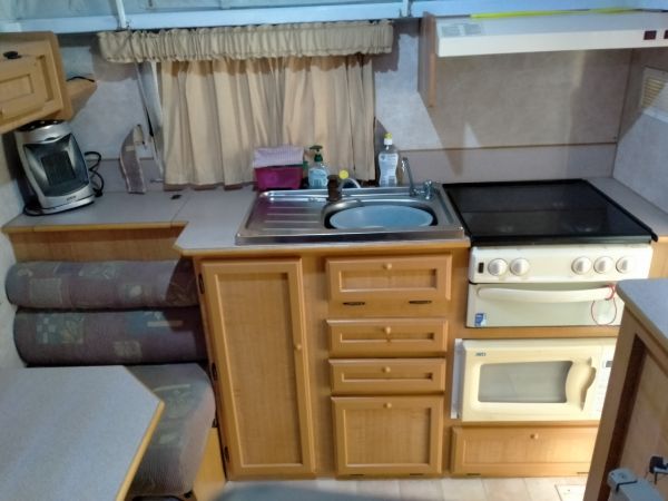 2003 Jayco Feedom Caravan image
